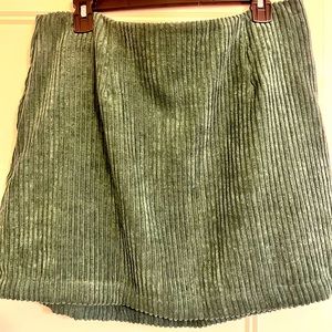 Lulus green corduroy skirt. Zip back.